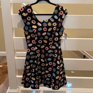 Adorable retro style dress - donuts! 🍩
